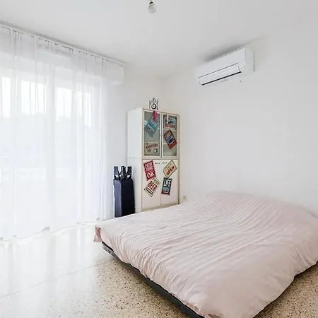 Apartment Spacieux Et Lumineux, Terrasse, Parking, Proche Commodites